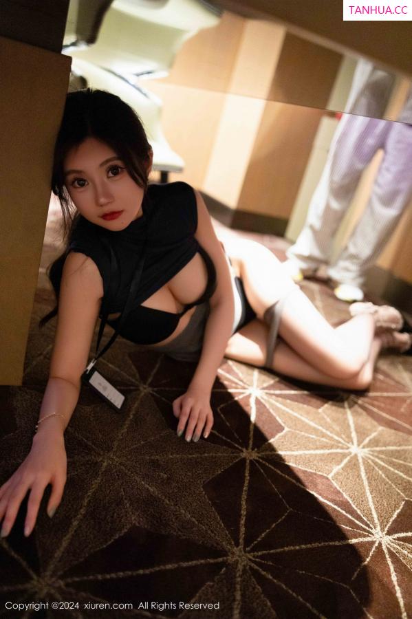 綺裡嘉 绮里嘉 [XiuRen]高清写真图 2024.12.06 No.9560 绮里嘉ula 黑丝美腿第83张图片